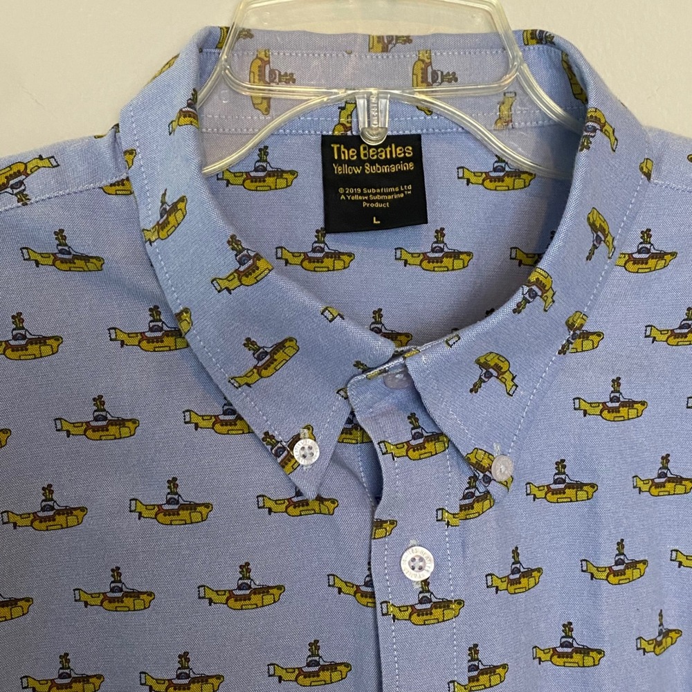 The Beatles Yellow Submarine Short Sleeve Button Up Shirt‎ Men's Size L